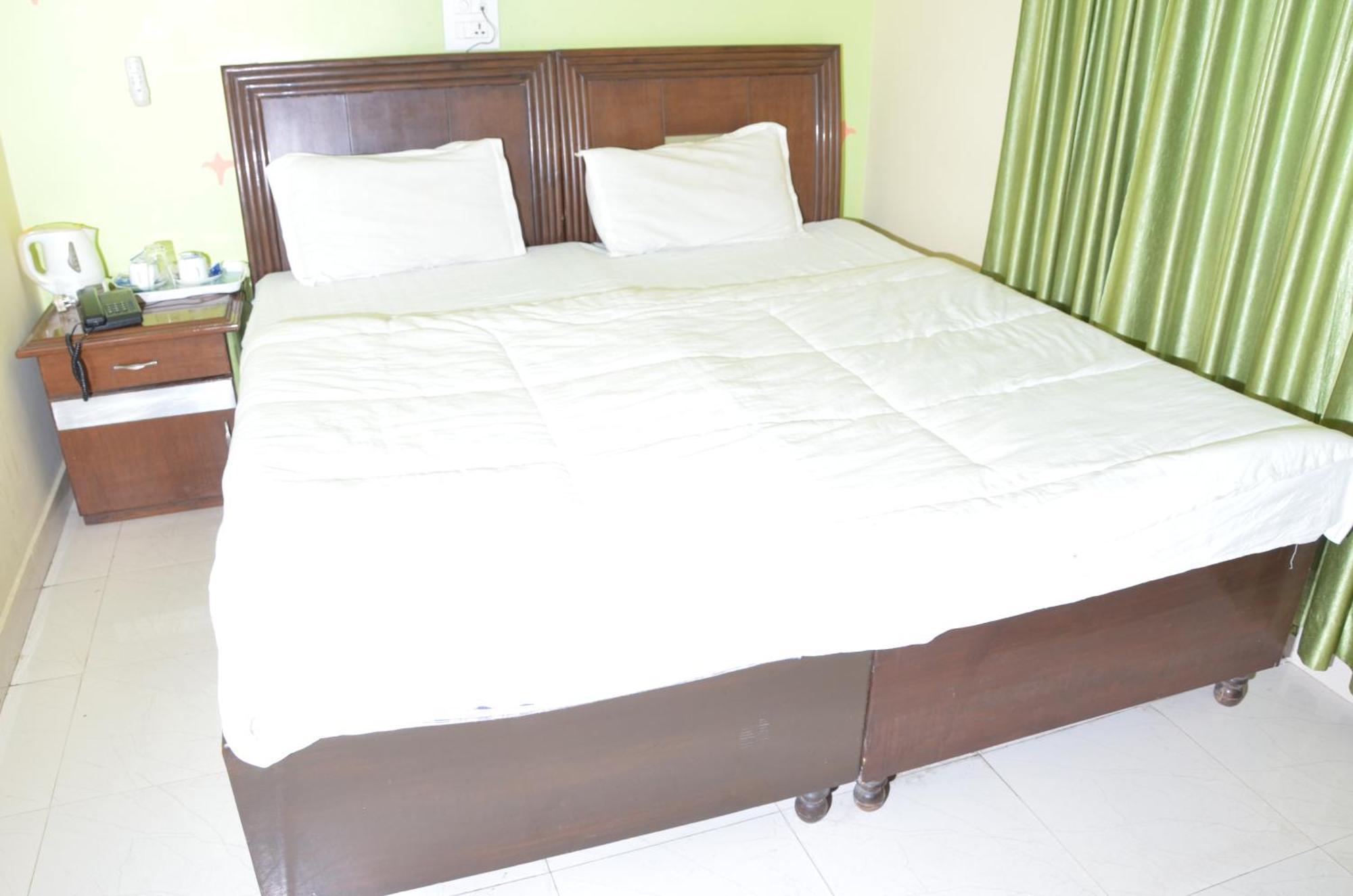 Kangs Nirvana Resorts And Spa Mahalpur 외부 사진